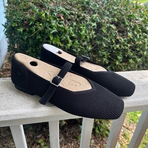 Vivaia Margot Square-Toe Mary-Jane Black Size 41